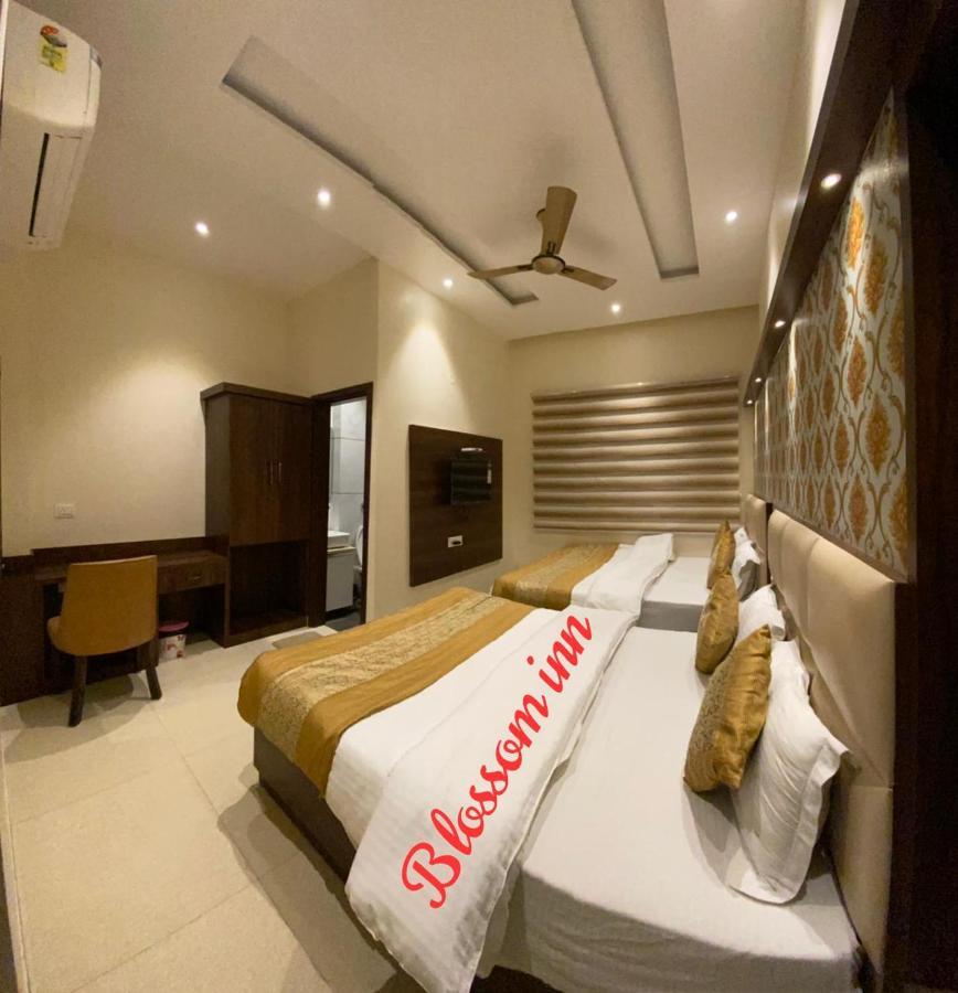 Hotel Blossom Inn Amritszár Kültér fotó