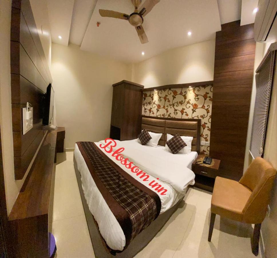 Hotel Blossom Inn Amritszár Kültér fotó