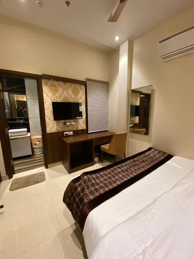 Hotel Blossom Inn Amritszár Kültér fotó