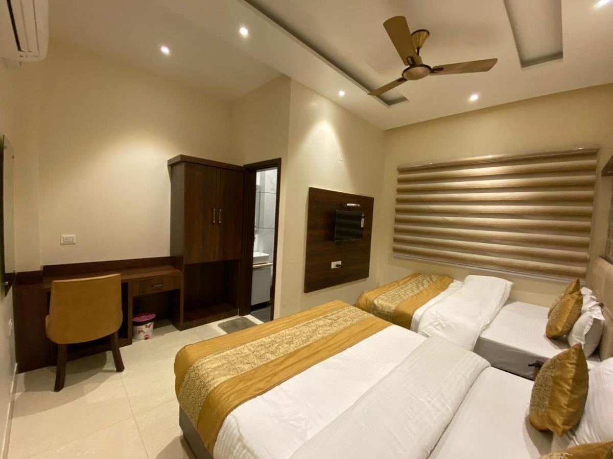 Hotel Blossom Inn Amritszár Kültér fotó