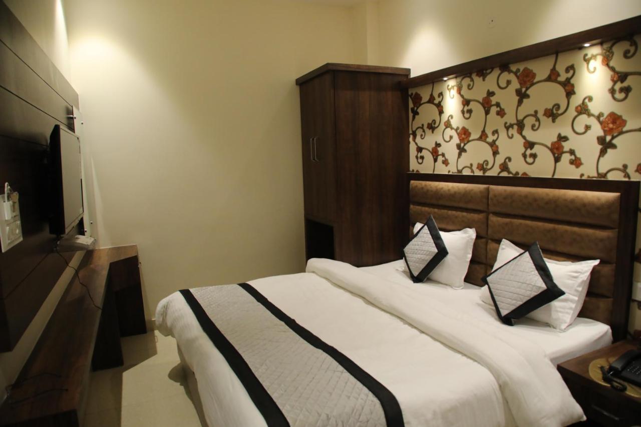 Hotel Blossom Inn Amritszár Kültér fotó