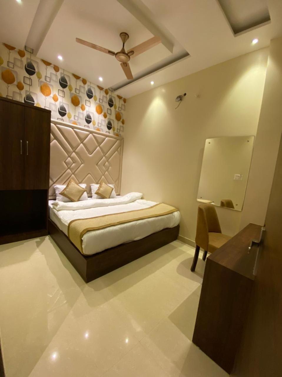 Hotel Blossom Inn Amritszár Kültér fotó