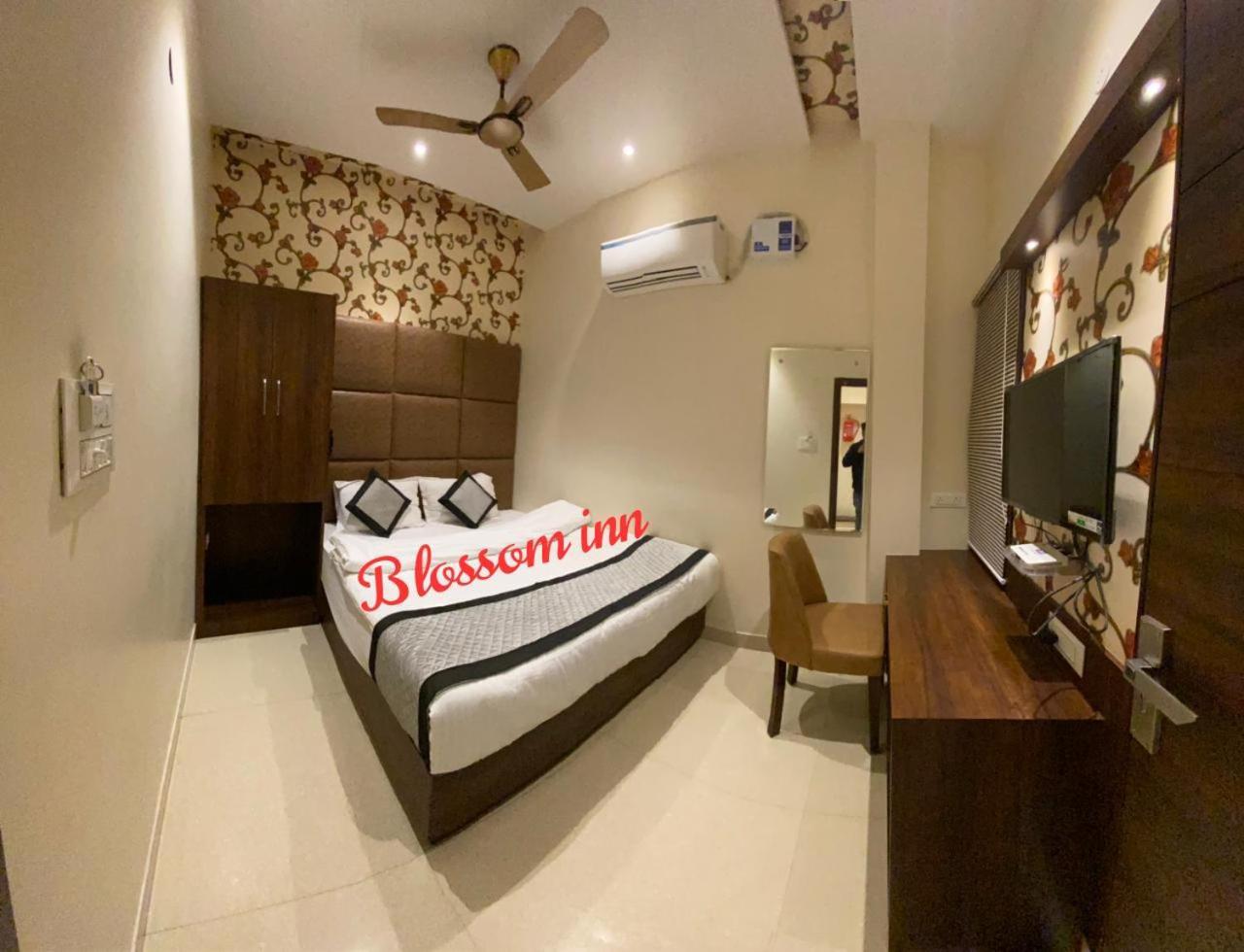 Hotel Blossom Inn Amritszár Kültér fotó